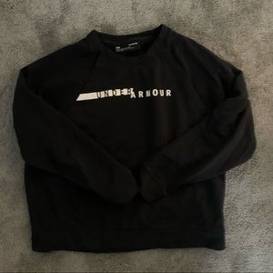 Black cropped under armour crewneck